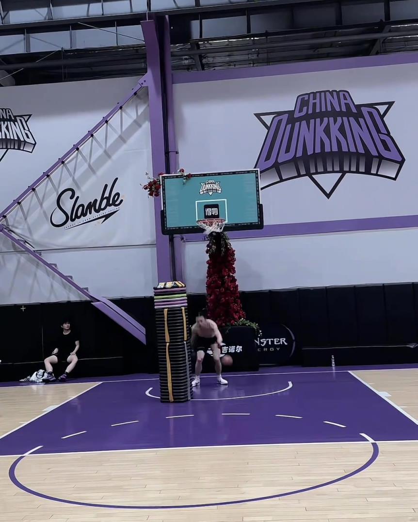 兄弟，這個(gè)摸高如何？