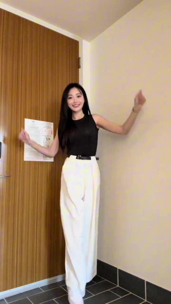 孟超曬自拍：常規(guī)賽正式收官啦，咱們季后賽見啦！