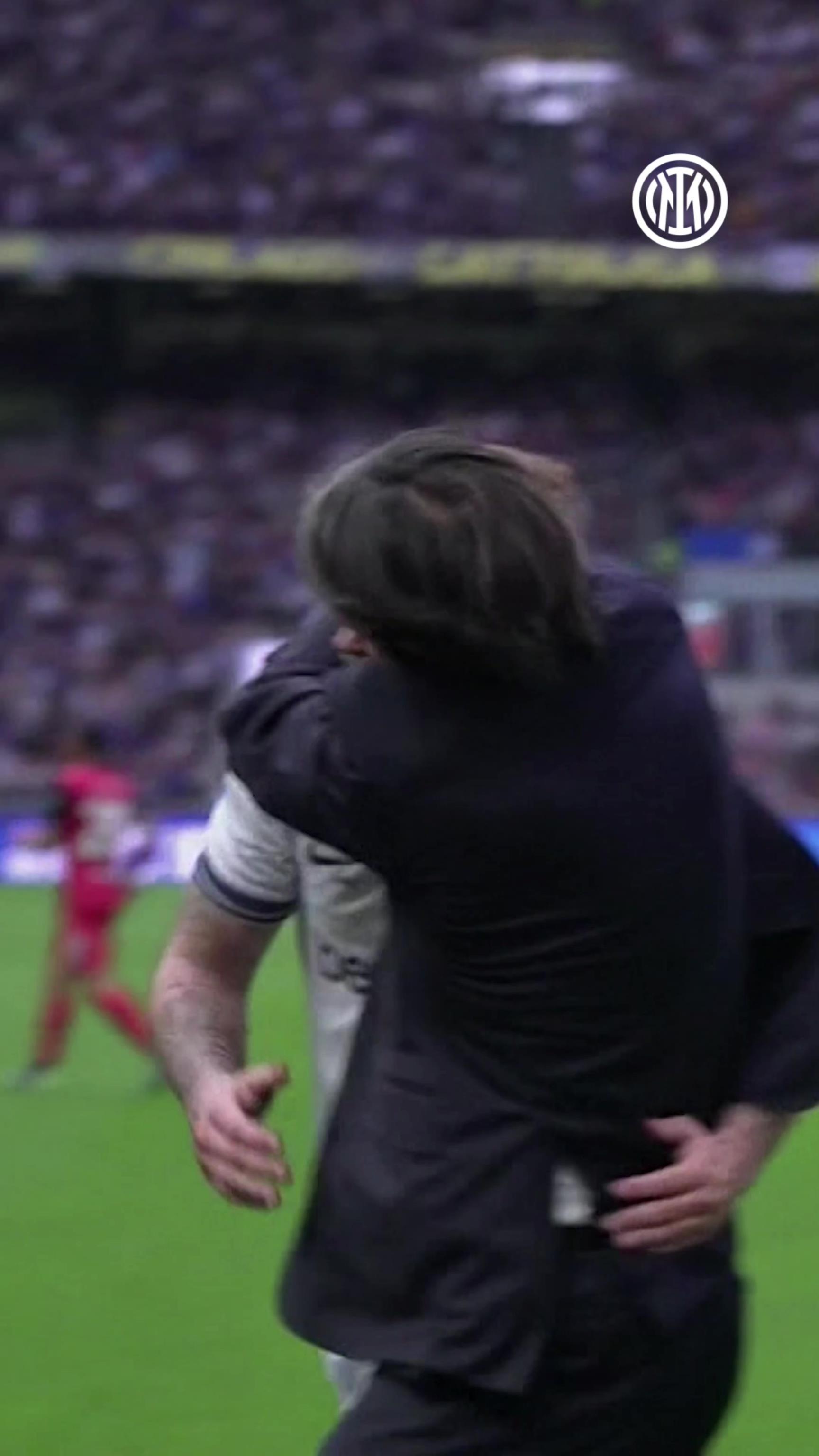 太銷(xiāo)魂，網(wǎng)友：阿瑙托維奇這腳傳球的確值得小因又摟又親