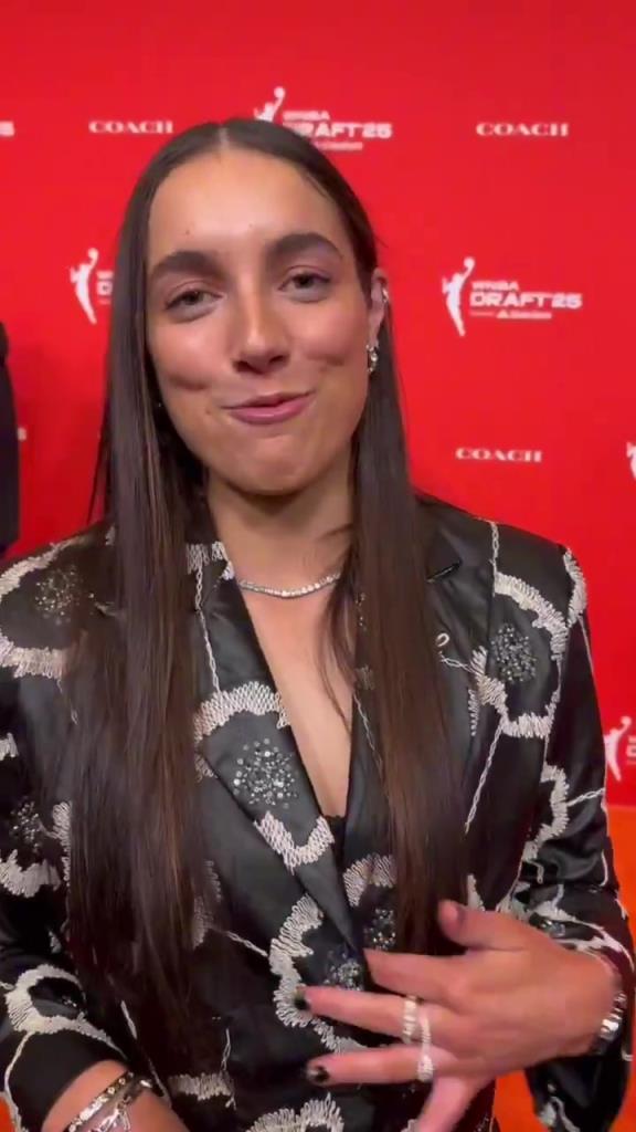 少爺真全能啊！威少還幫WNBA新秀妹子們設(shè)計今晚的服裝