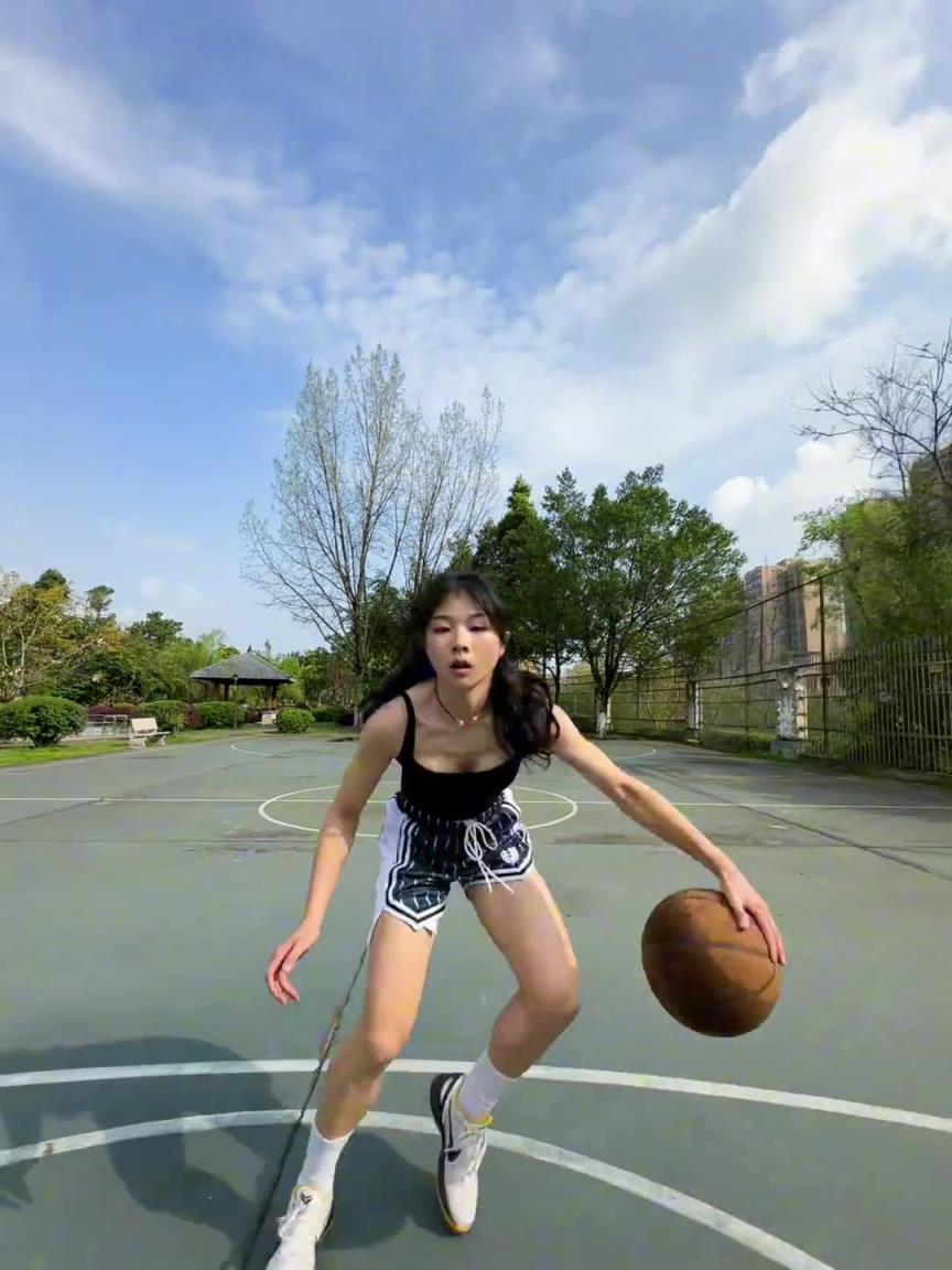 看著有點(diǎn)實(shí)力，敢背打我不？